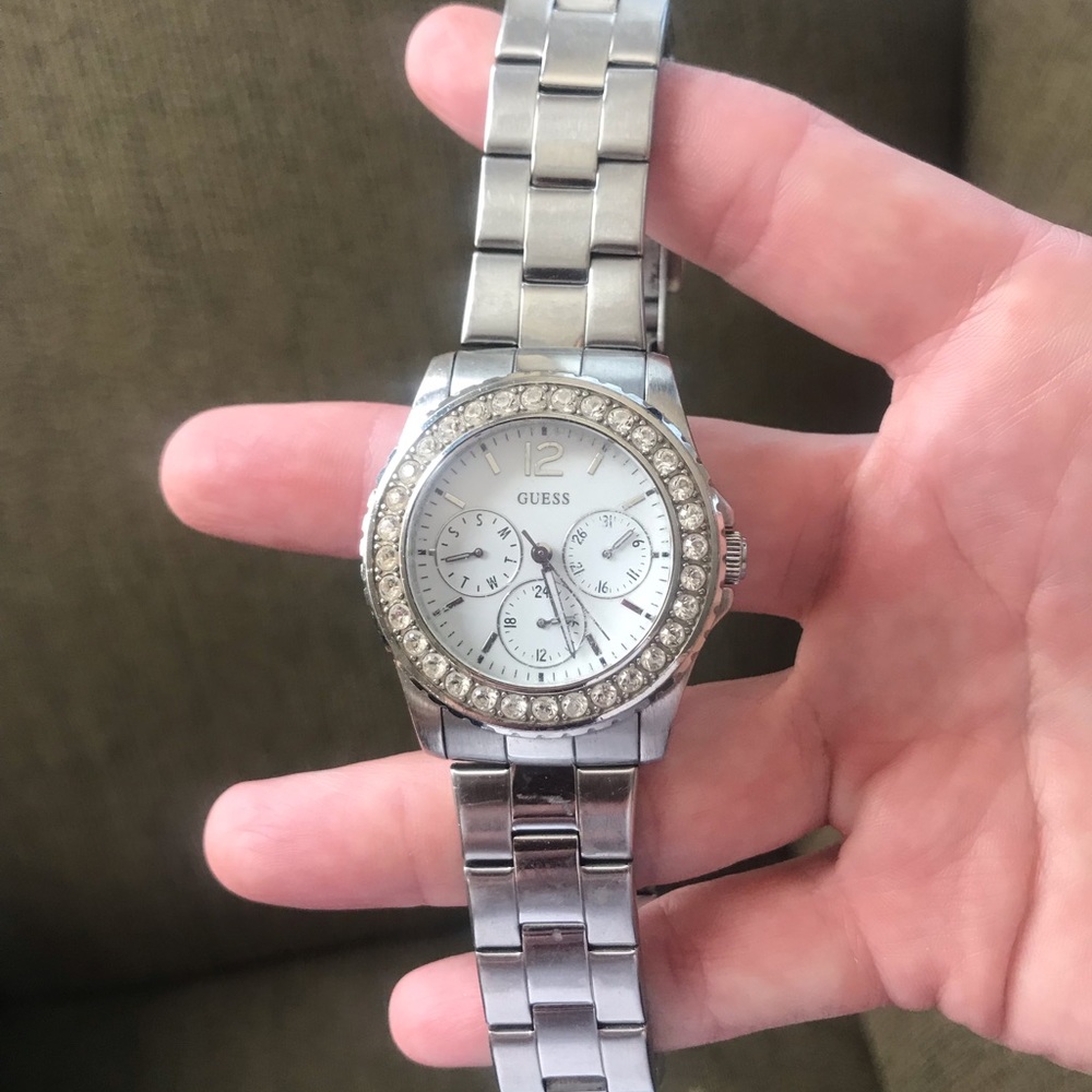 Guess Silver Watch - Picture 5 of 7